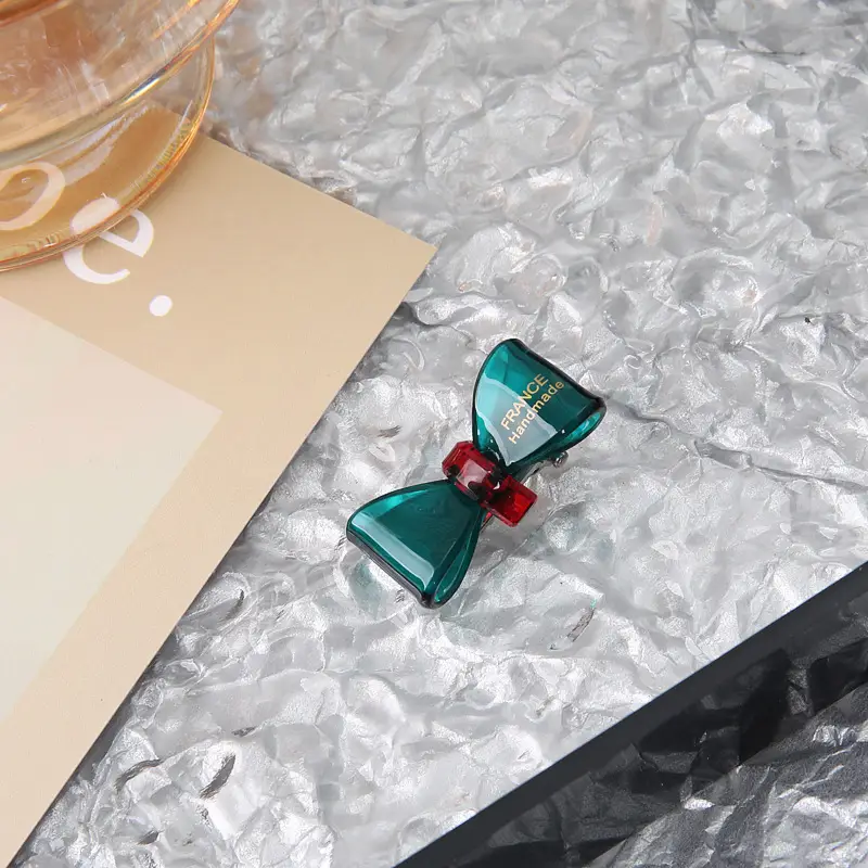 Gold Label Bow Hairpins for Girls - 3 Pcs Set - Image 2