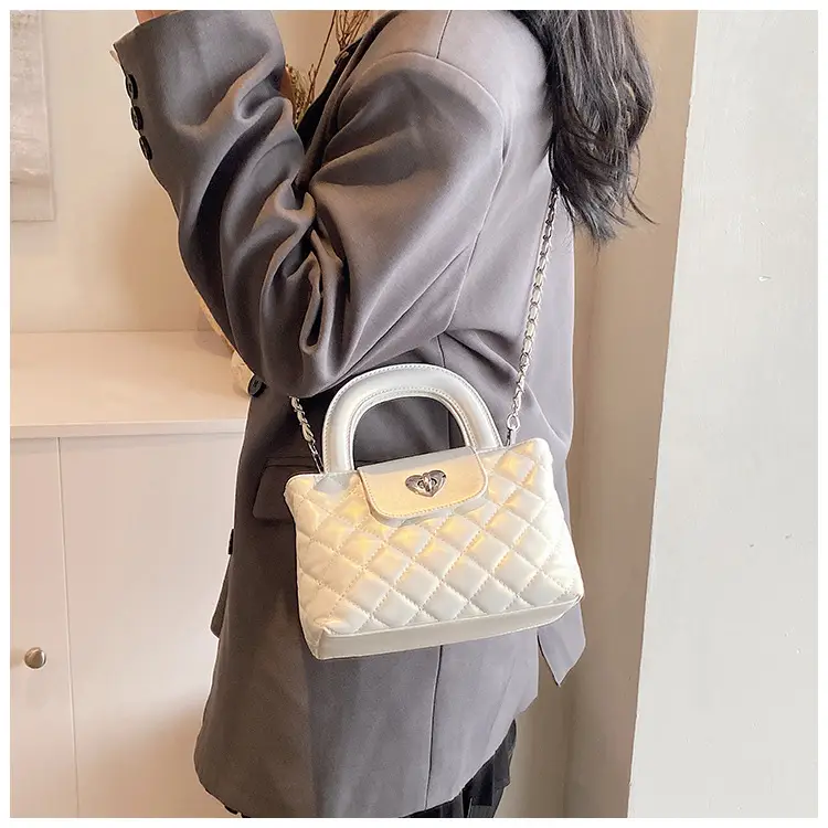 Quilted Chain Shoulder Bag for Women 2026 — feature 16