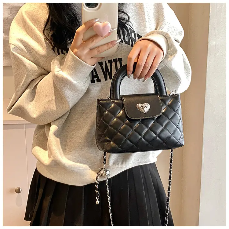 Quilted Chain Shoulder Bag for Women 2026 — feature 18