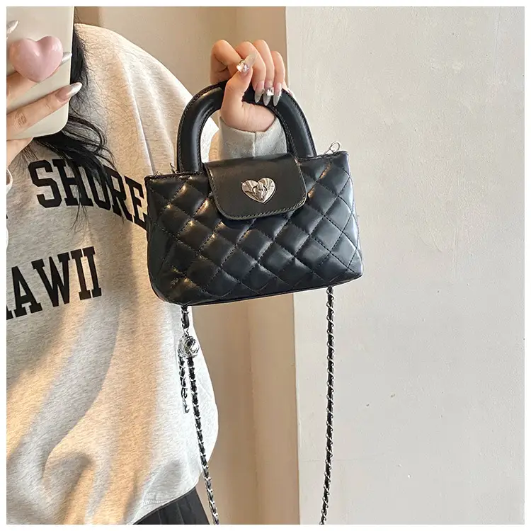 Quilted Chain Shoulder Bag for Women 2026 — feature 19