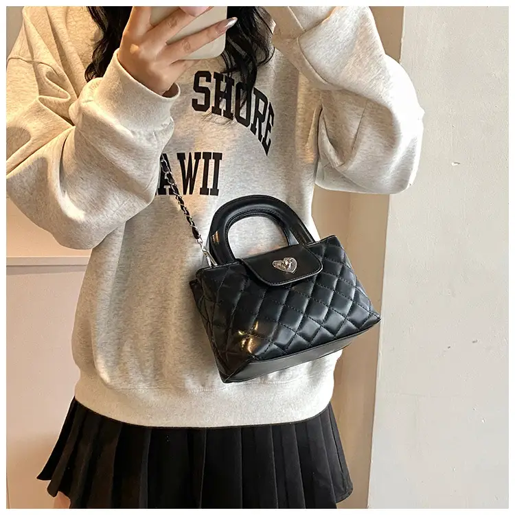 Quilted Chain Shoulder Bag for Women 2026 — feature 21