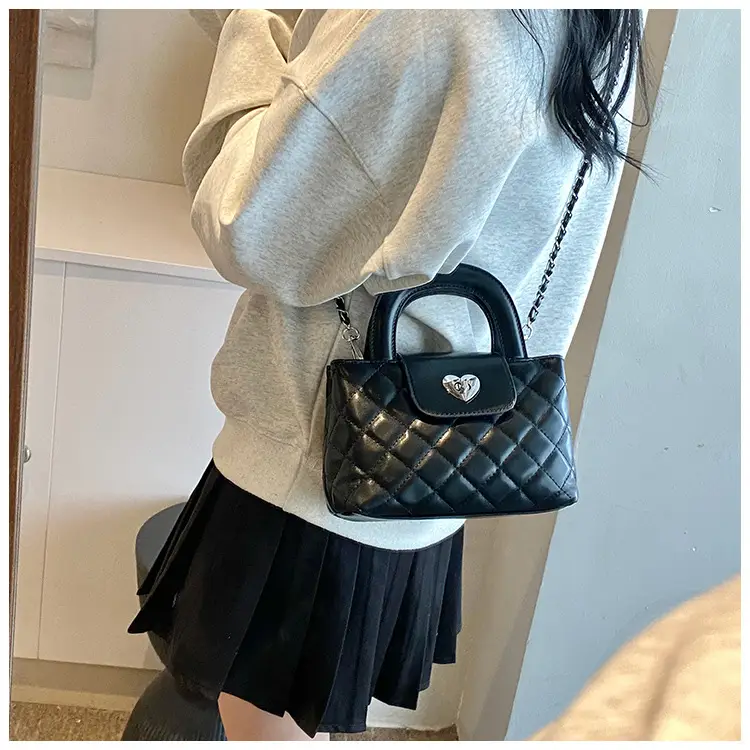 Quilted Chain Shoulder Bag for Women 2026 — feature 22