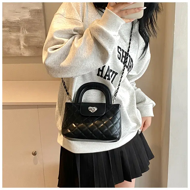 Quilted Chain Shoulder Bag for Women 2026 — feature 23