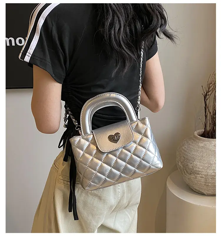 Quilted Chain Shoulder Bag for Women 2026 — feature 3