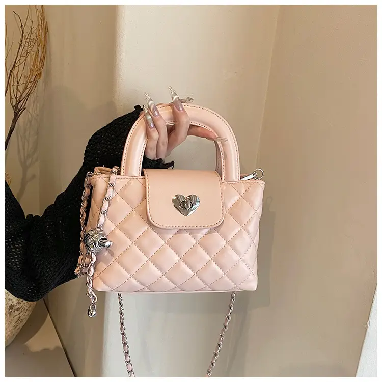Quilted Chain Shoulder Bag for Women 2026 — feature 39