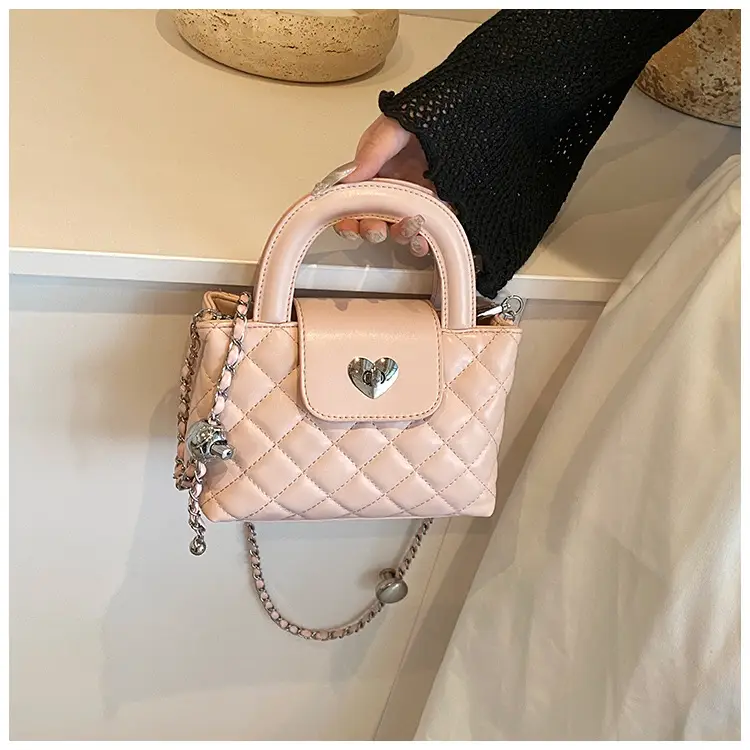 Quilted Chain Shoulder Bag for Women 2026 — feature 40