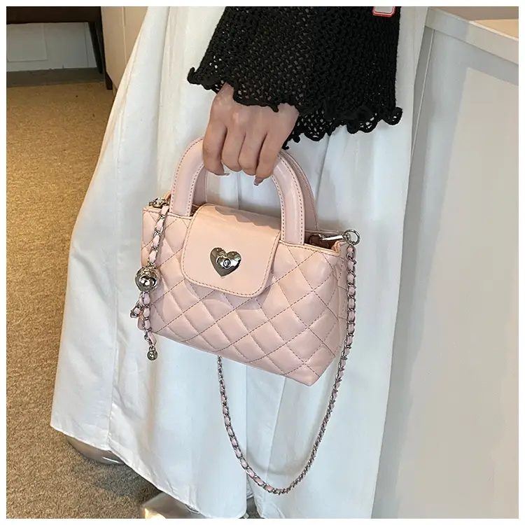 Quilted Chain Shoulder Bag for Women 2026 — feature 41