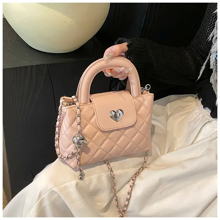 Quilted Chain Shoulder Bag for Women 2026 — feature 42