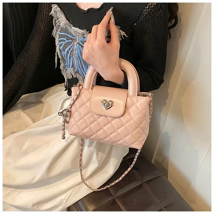 Quilted Chain Shoulder Bag for Women 2026 — feature 44
