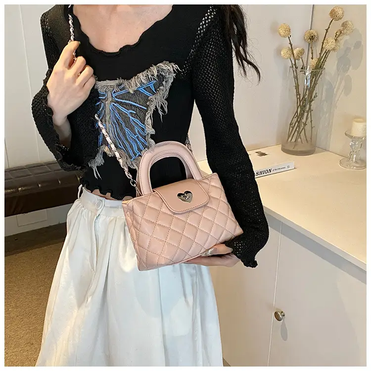 Quilted Chain Shoulder Bag for Women 2026 — feature 45