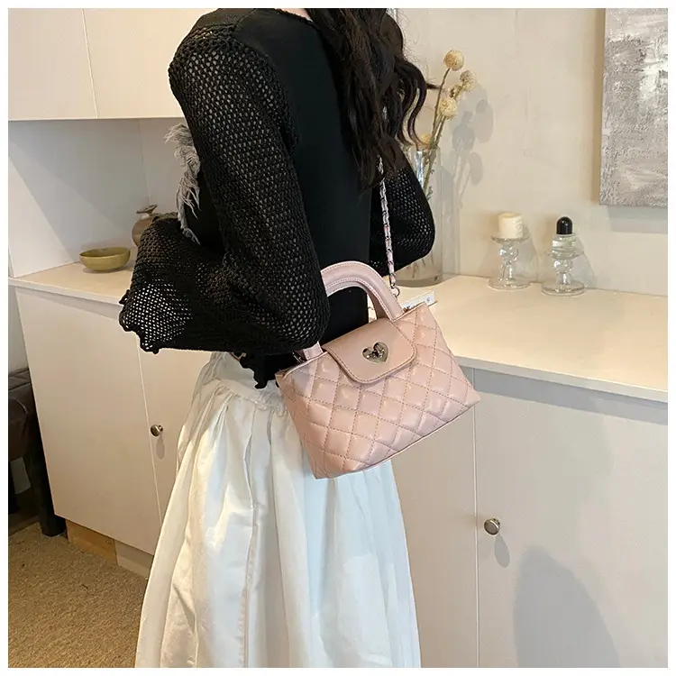 Quilted Chain Shoulder Bag for Women 2026 — feature 47