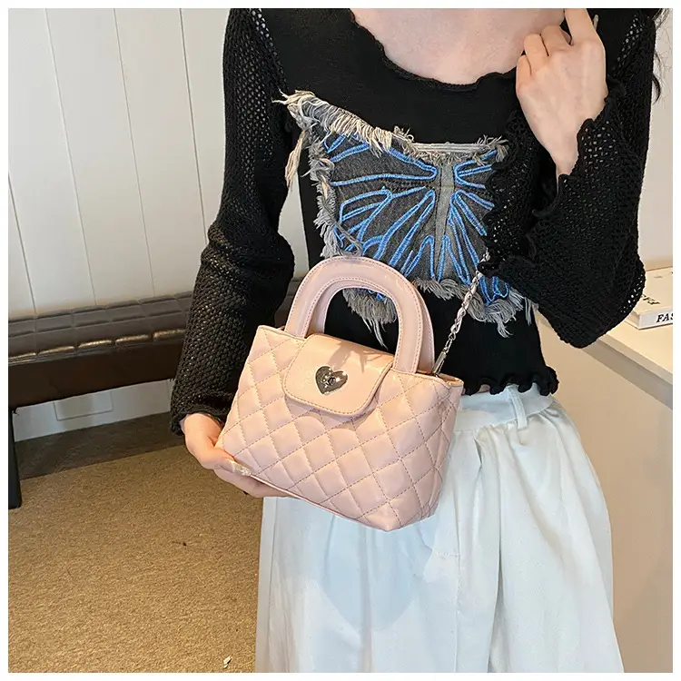 Quilted Chain Shoulder Bag for Women 2026 — feature 48
