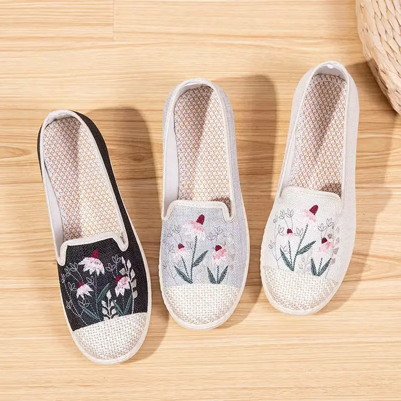 Spring and Summer New Old Beijing Cloth Shoes Women's Shoes Canvas Shoes Non-slip Soft Sole Slip-on Shoes Comfortable All-match Fisherman Shoes - Image 3
