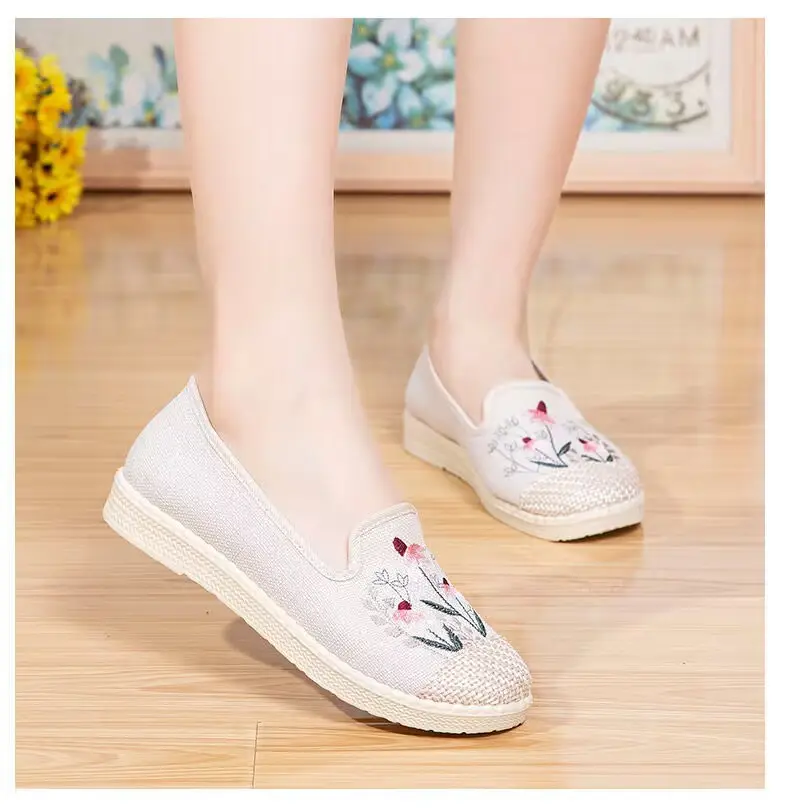 Spring and Summer New Old Beijing Cloth Shoes Women's Shoes Canvas Shoes Non-slip Soft Sole Slip-on Shoes Comfortable All-match Fisherman Shoes — feature 5