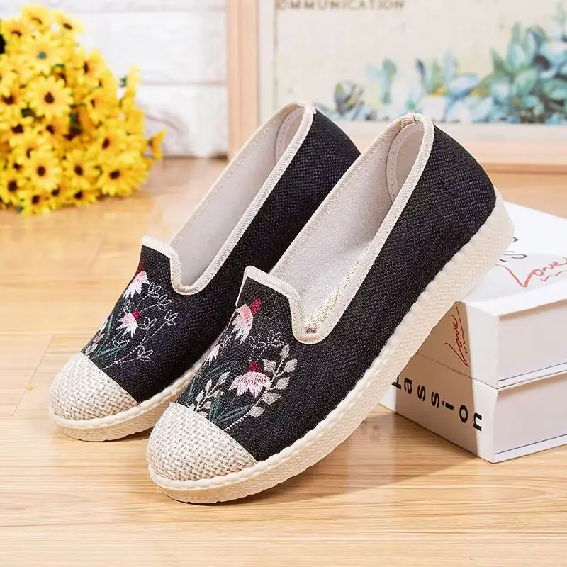 Spring and Summer New Old Beijing Cloth Shoes Women's Shoes Canvas Shoes Non-slip Soft Sole Slip-on Shoes Comfortable All-match Fisherman Shoes - Image 2