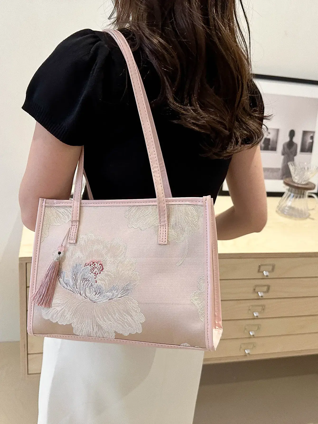New Chinese Embroidered Tassel Bag for Women