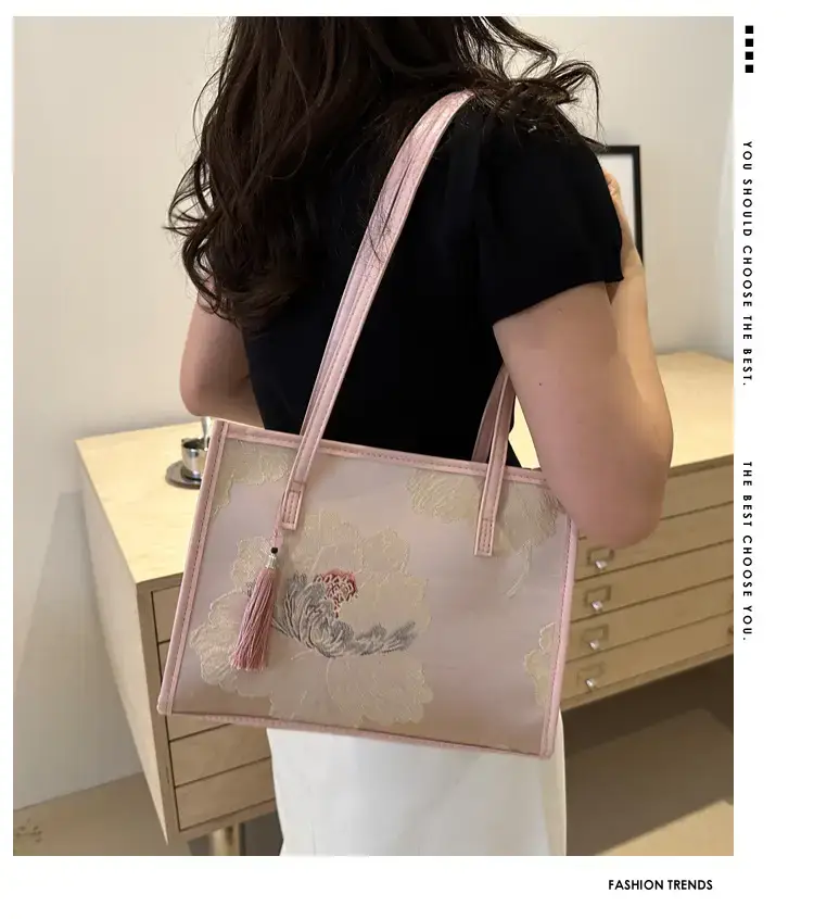 New Chinese Embroidered Tassel Bag for Women — feature 1