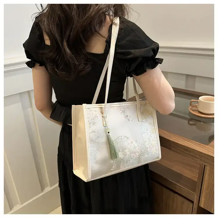 New Chinese Embroidered Tassel Bag for Women — feature 12