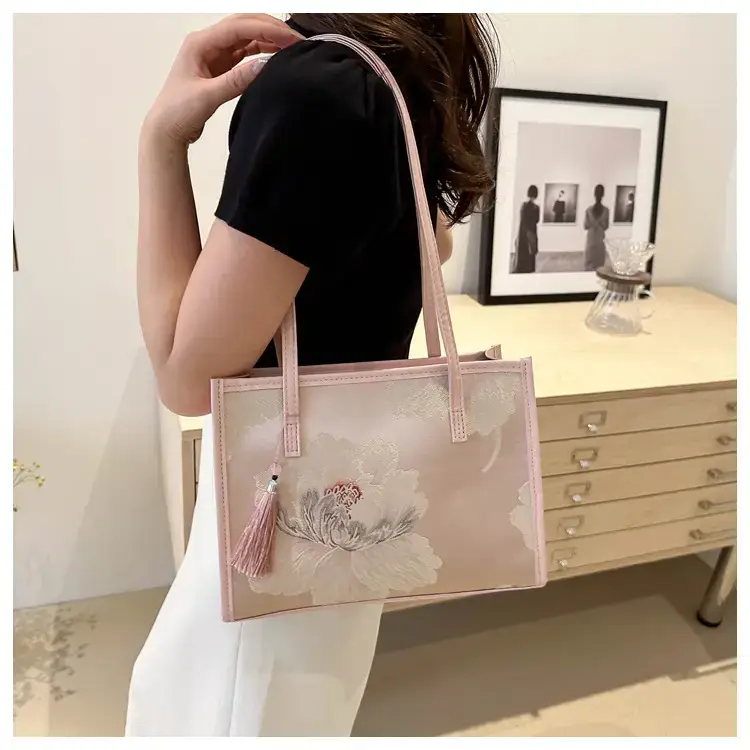 New Chinese Embroidered Tassel Bag for Women — feature 7