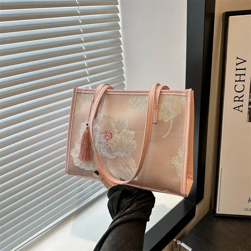 New Chinese Embroidered Tassel Bag for Women