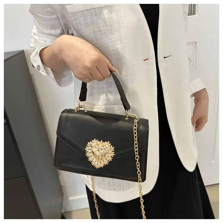 Women's Heart Gold Chain Shoulder Bag Black 2024 — feature 18