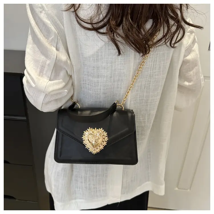 Women's Heart Gold Chain Shoulder Bag Black 2024 — feature 19