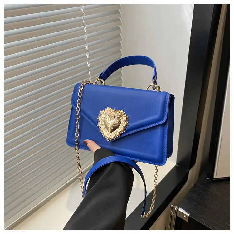 Women's Heart Gold Chain Shoulder Bag Black 2024 — feature 20