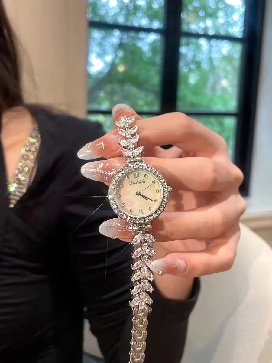 French Niche Women's Diamond Mermaid Watch — feature 5