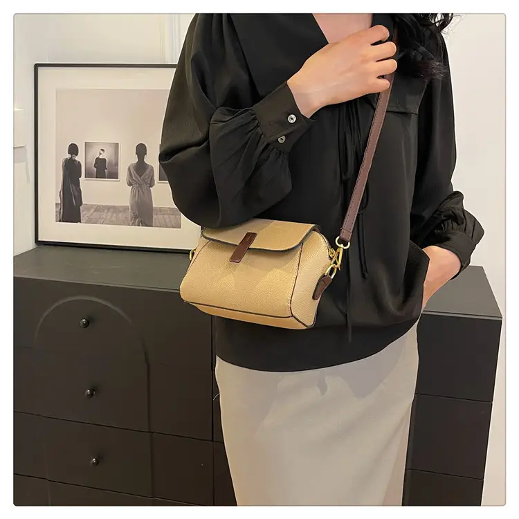 Women's Small Square Bag Black Shoulder Crossbody 2024 — feature 17