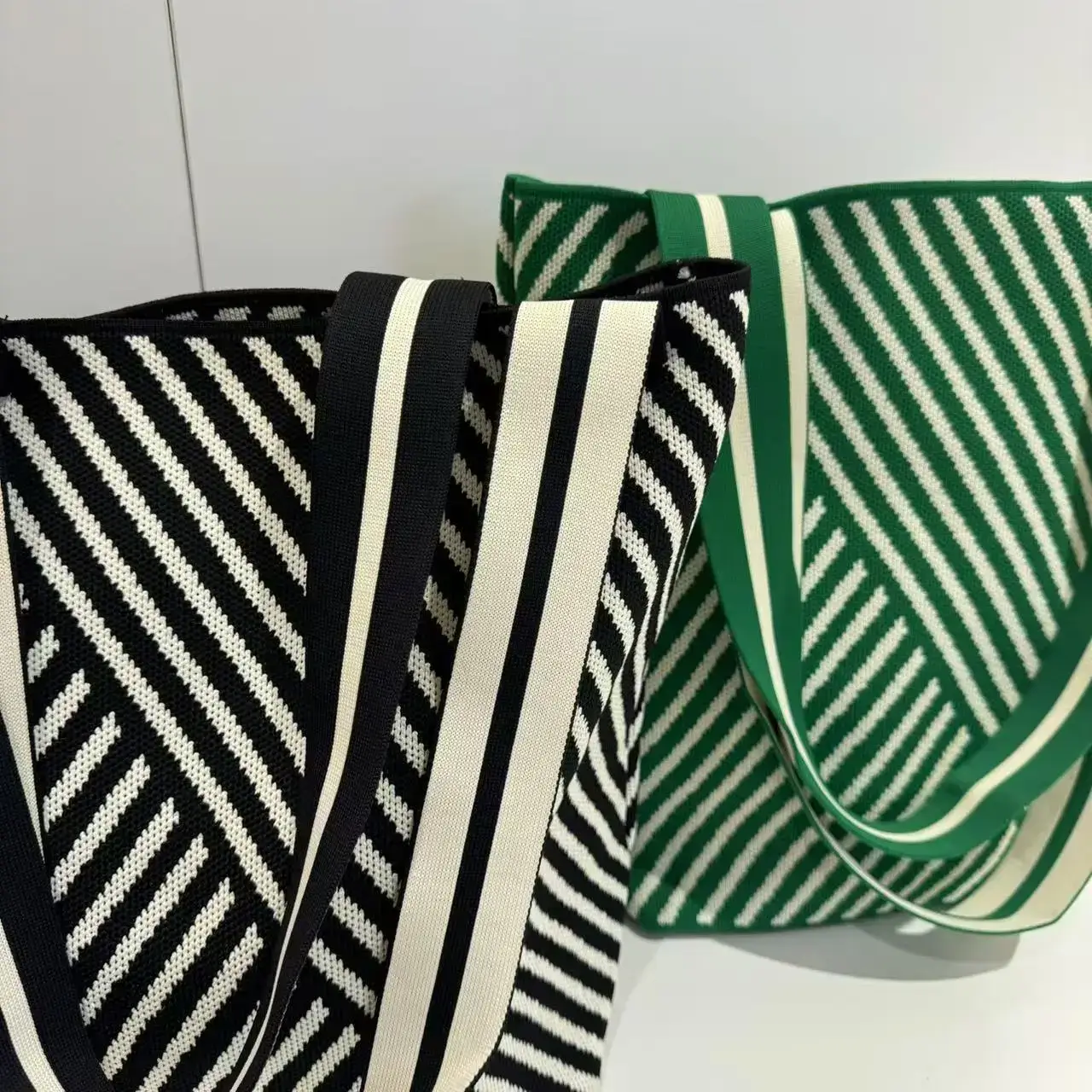 New Fashion Striped Single Shoulder Bucket Bag — feature 8