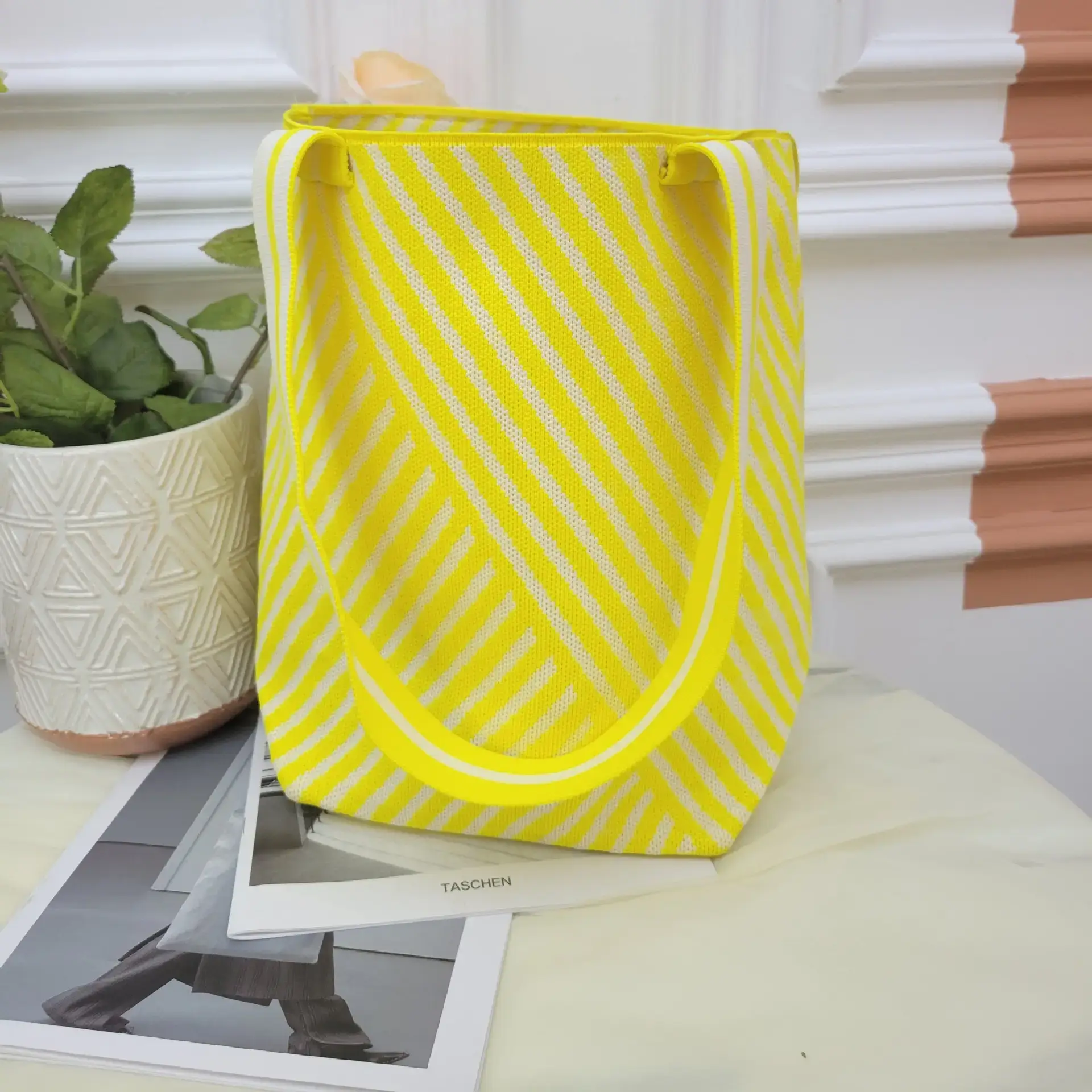 New Fashion Striped Single Shoulder Bucket Bag - Image 4