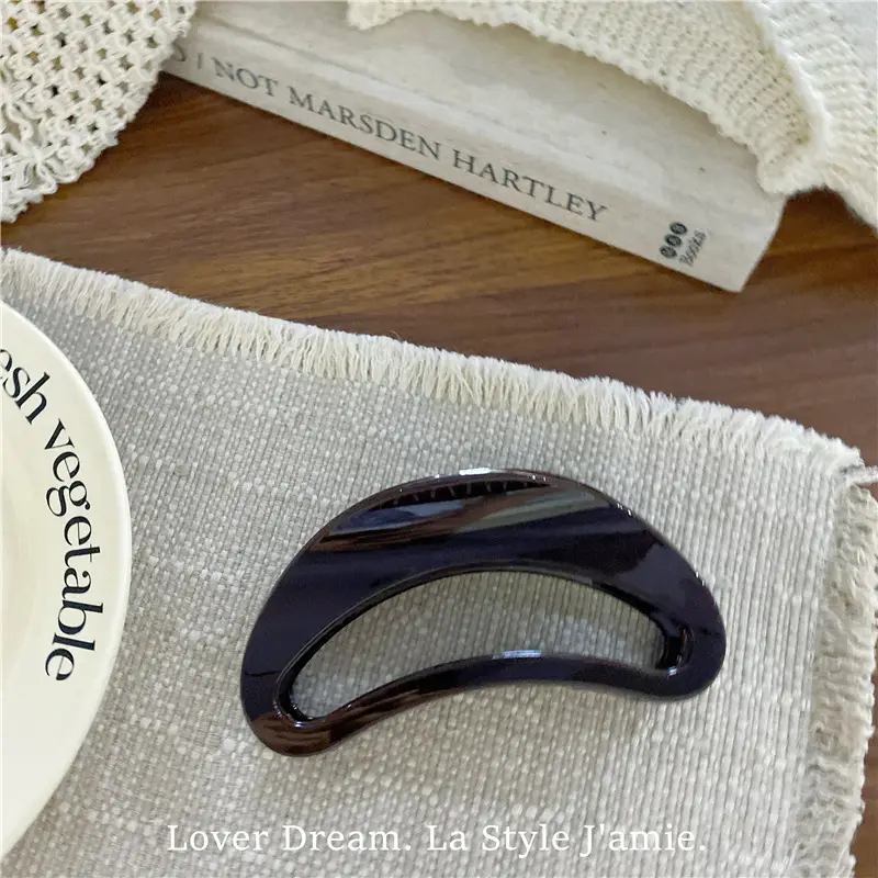 Double Spring Shark Clip Hairpin Black Semi-Circle - Image 3