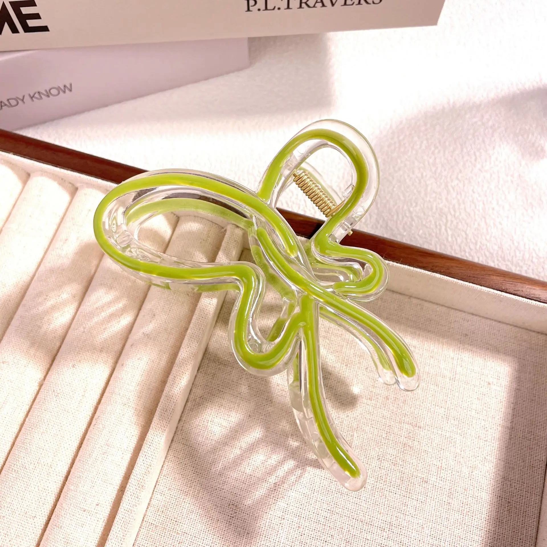 New Sweet Cool Wind Gradient Hollow Butterfly Hairpin - Image 11
