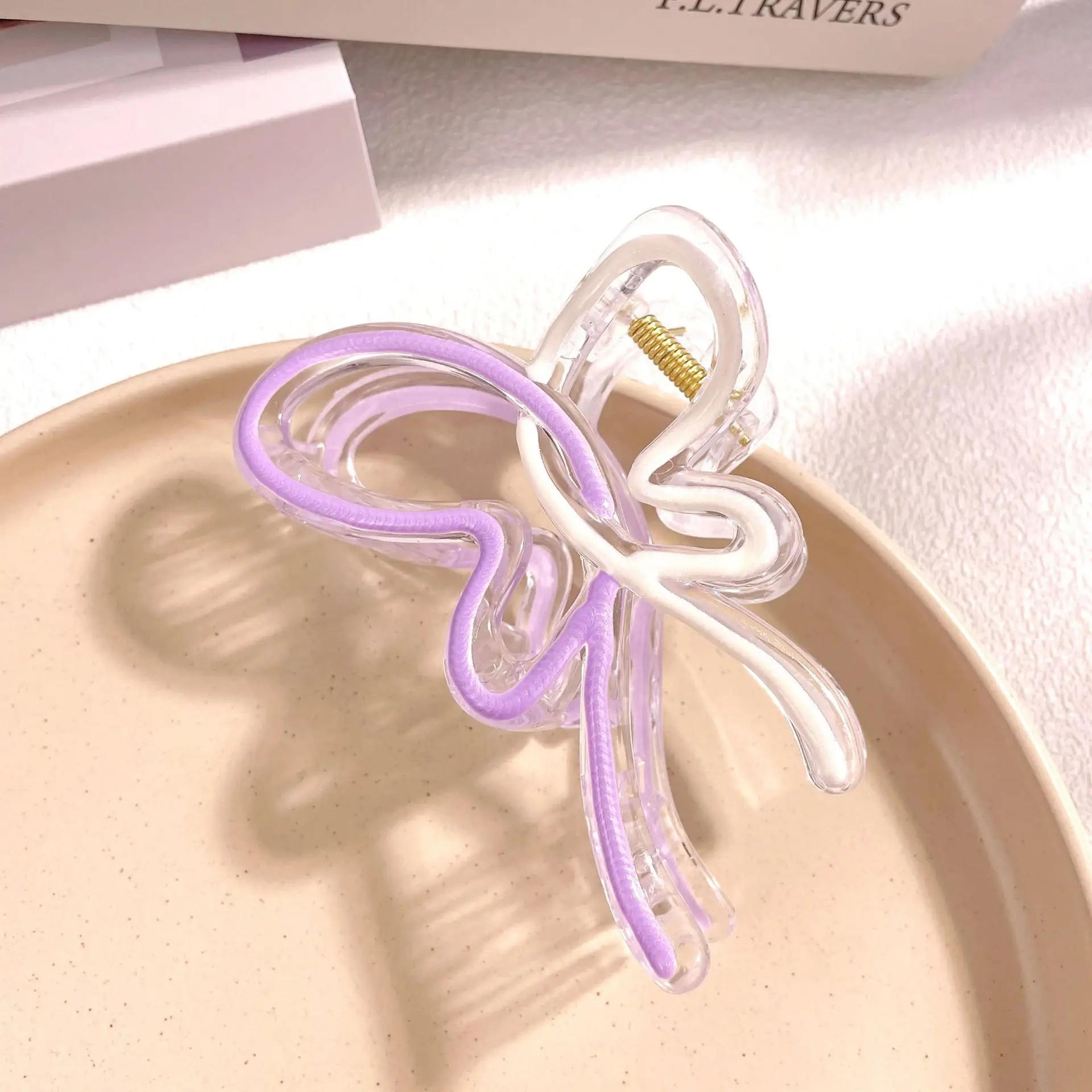New Sweet Cool Wind Gradient Hollow Butterfly Hairpin - Image 4