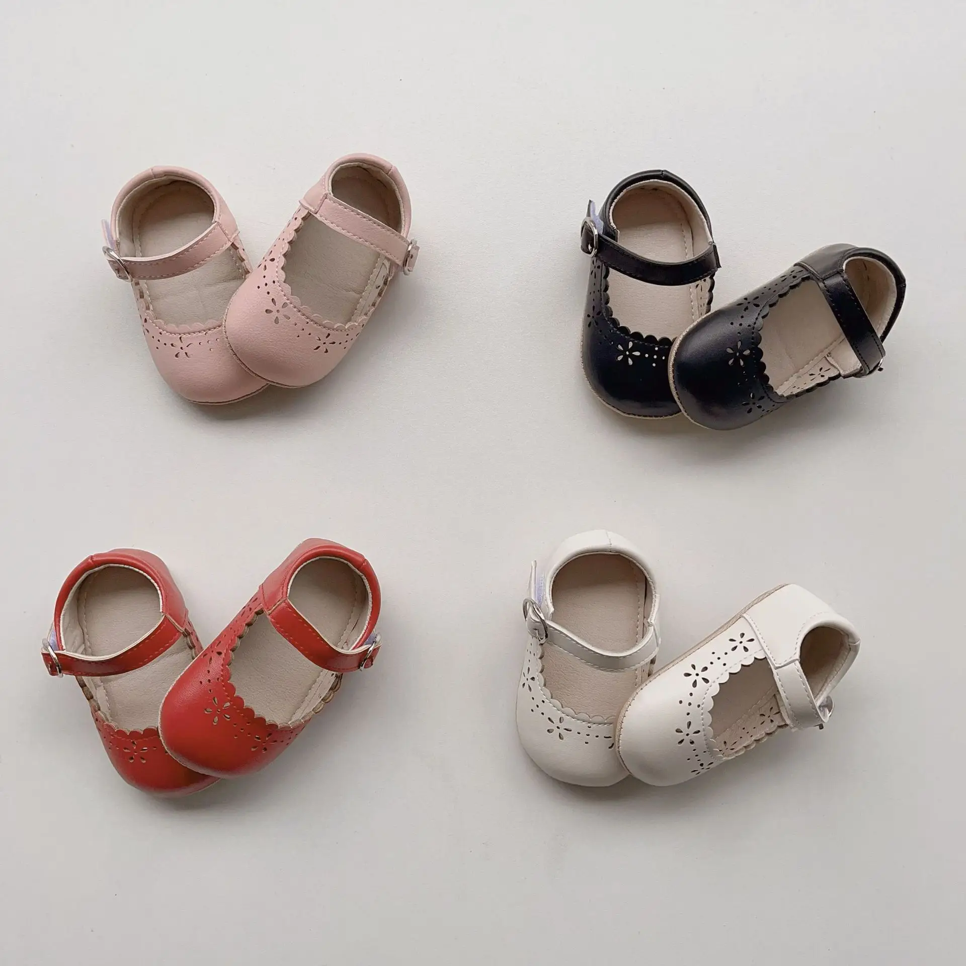 Red Flower Hollow Baby Sandals for Girls — feature 1