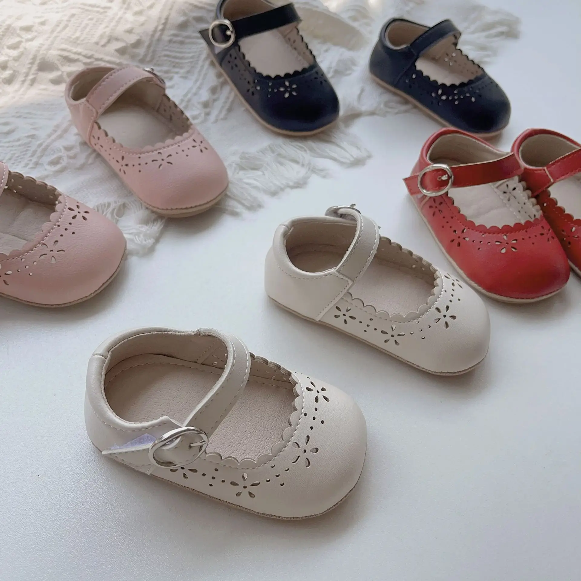 Red Flower Hollow Baby Sandals for Girls — feature 12