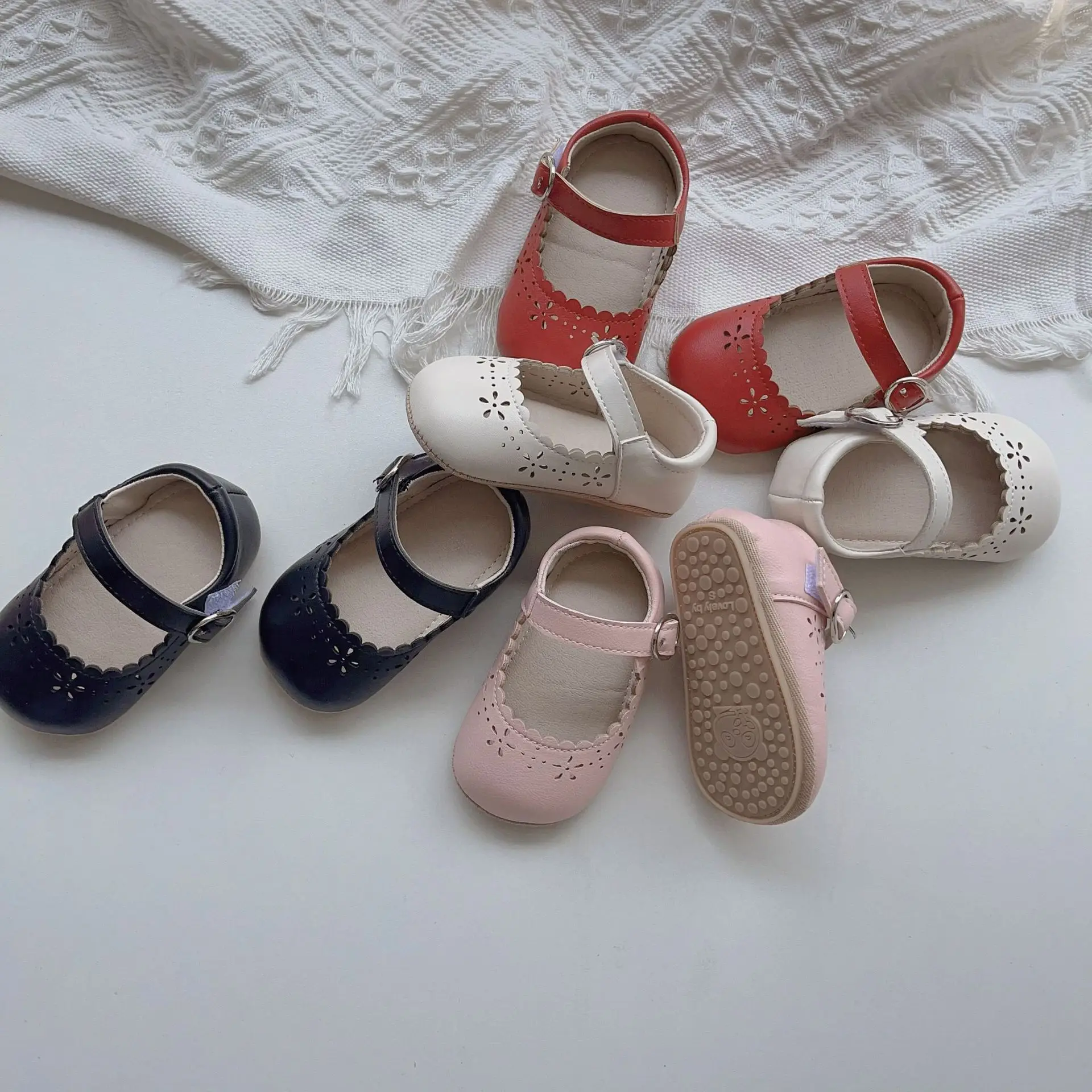 Red Flower Hollow Baby Sandals for Girls — feature 17