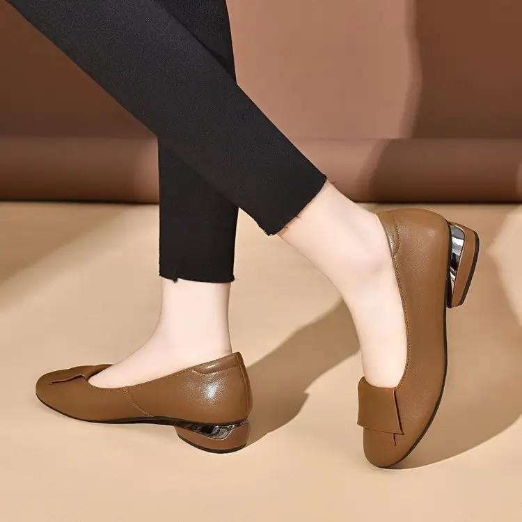 2024 New Spring Shallow Mouth Shoes Women's Soft Sole Mother's Leather Non-Slip Women's Shoes Flat Leather Shoes Round-toed Peas Shoes - Image 4