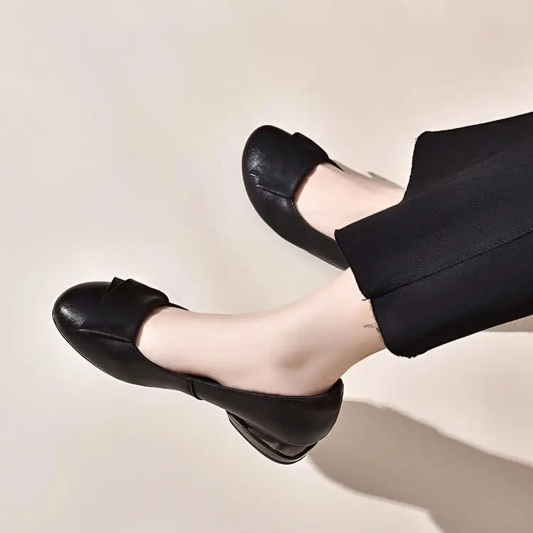 2024 New Spring Shallow Mouth Shoes Women's Soft Sole Mother's Leather Non-Slip Women's Shoes Flat Leather Shoes Round-toed Peas Shoes — feature 4