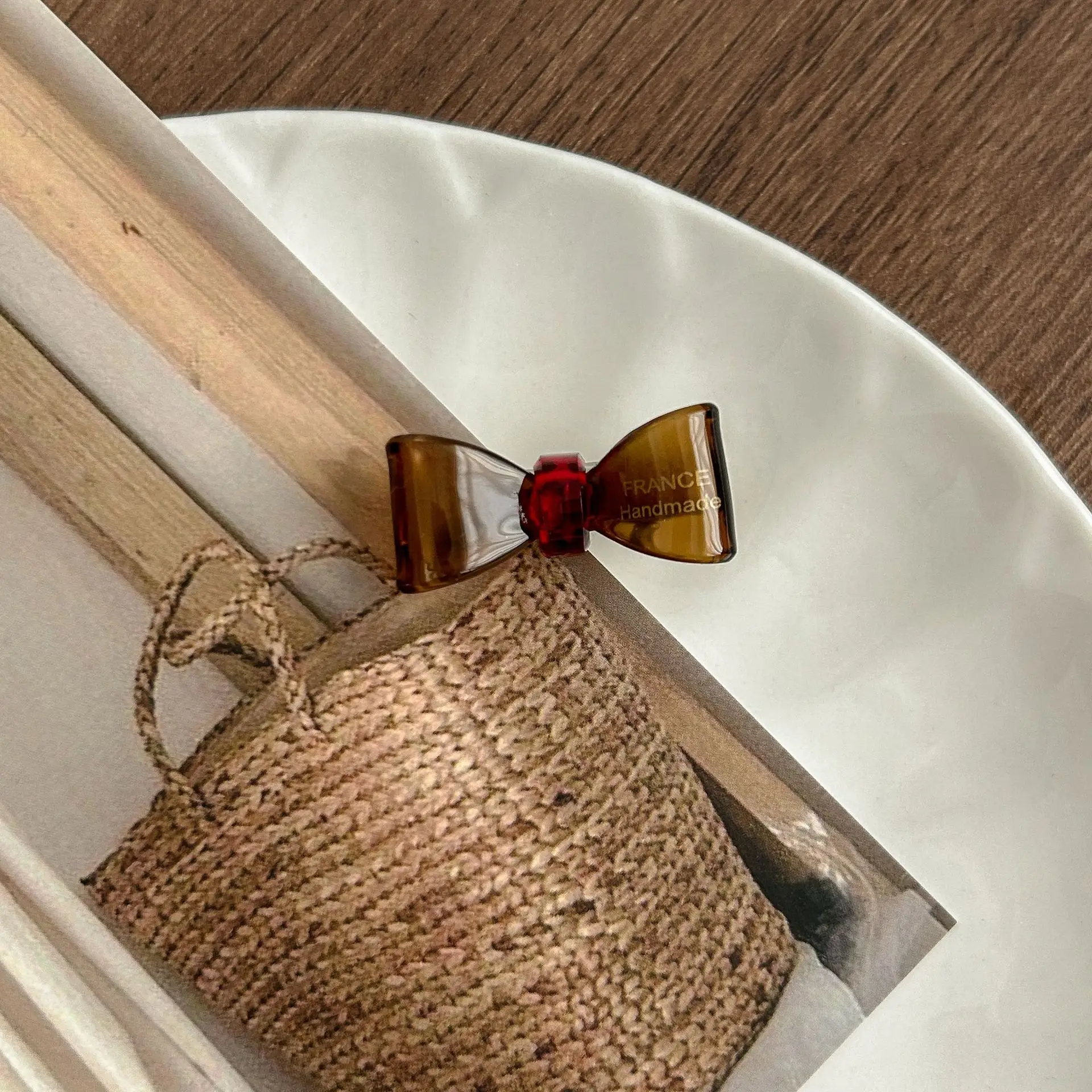 Retro Glazed Hairpin with Bow & Gold Logo - Image 4