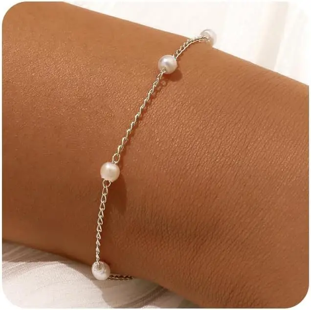 Women's Love Pearl Bracelet with Heart Design