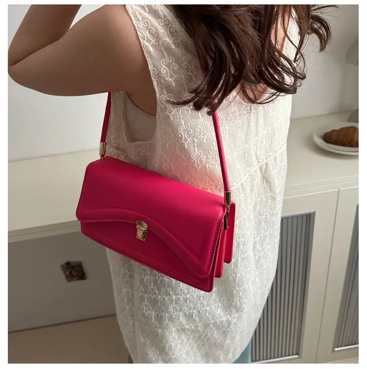White Crossbody Shoulder Bag for Women 2026 — feature 9