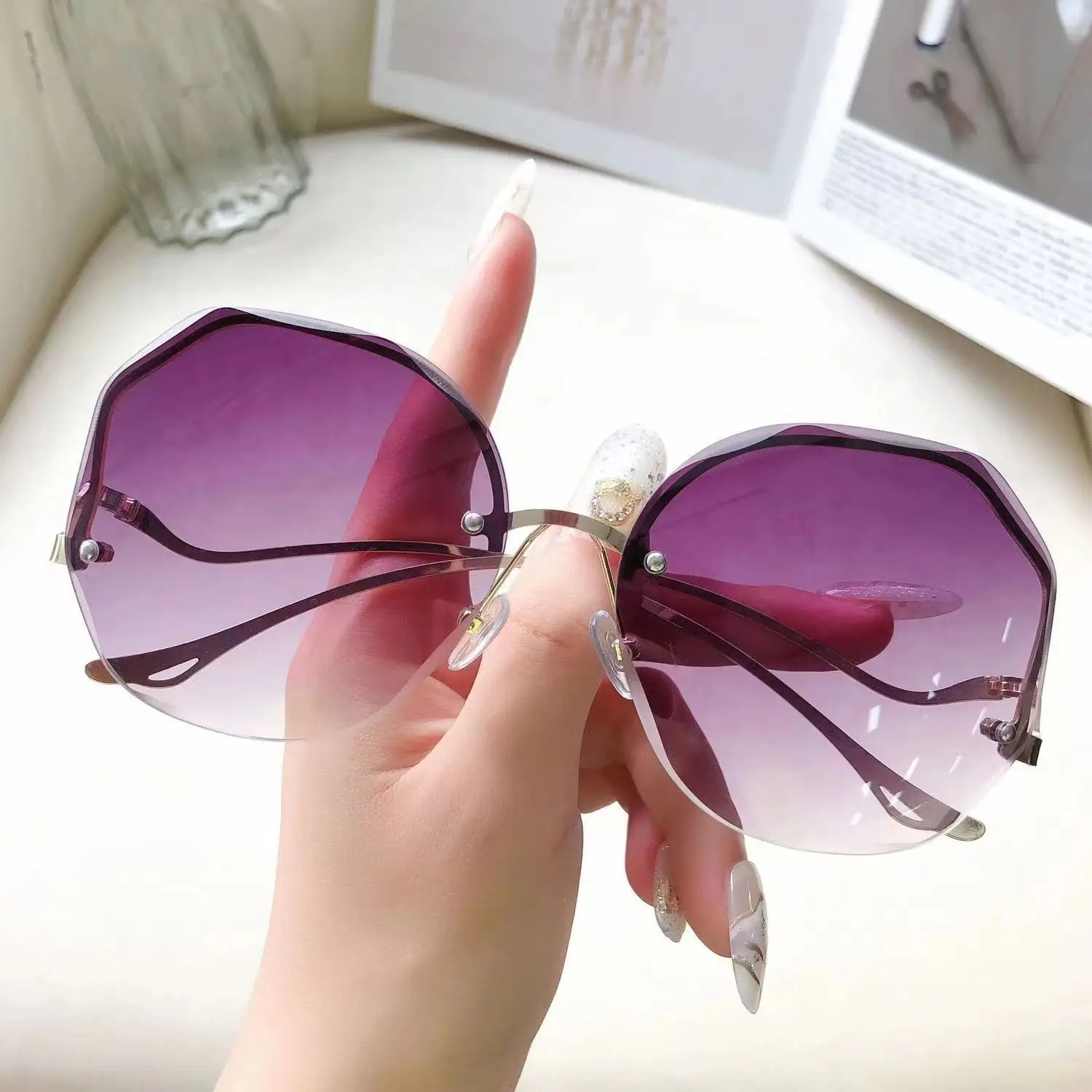 Women's Frameless Metal Sunglasses Multi-deformation Curved Mirror Legs - Image 5