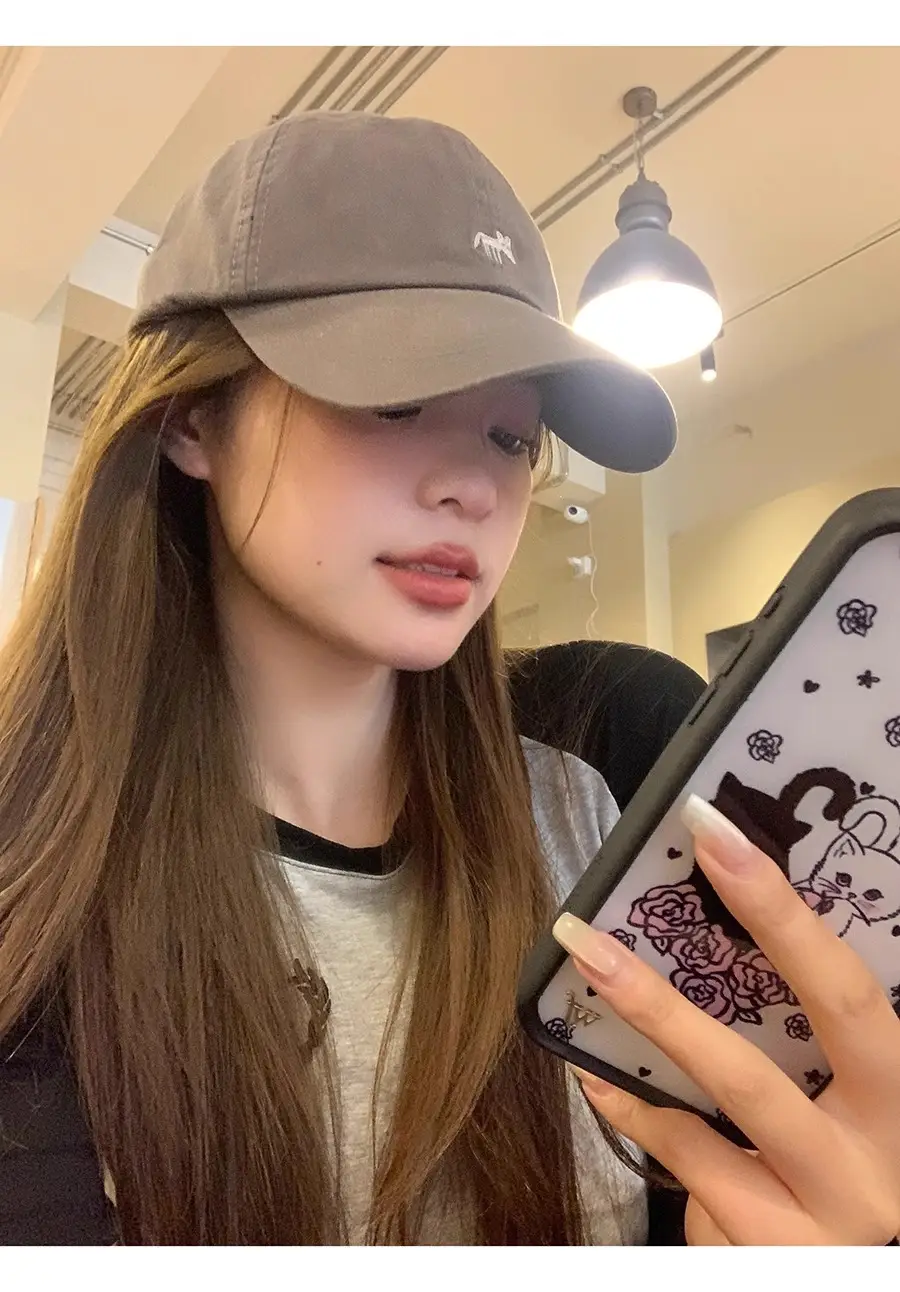 Japanese Embroidered Duckbill Cap for Women Beige — feature 7