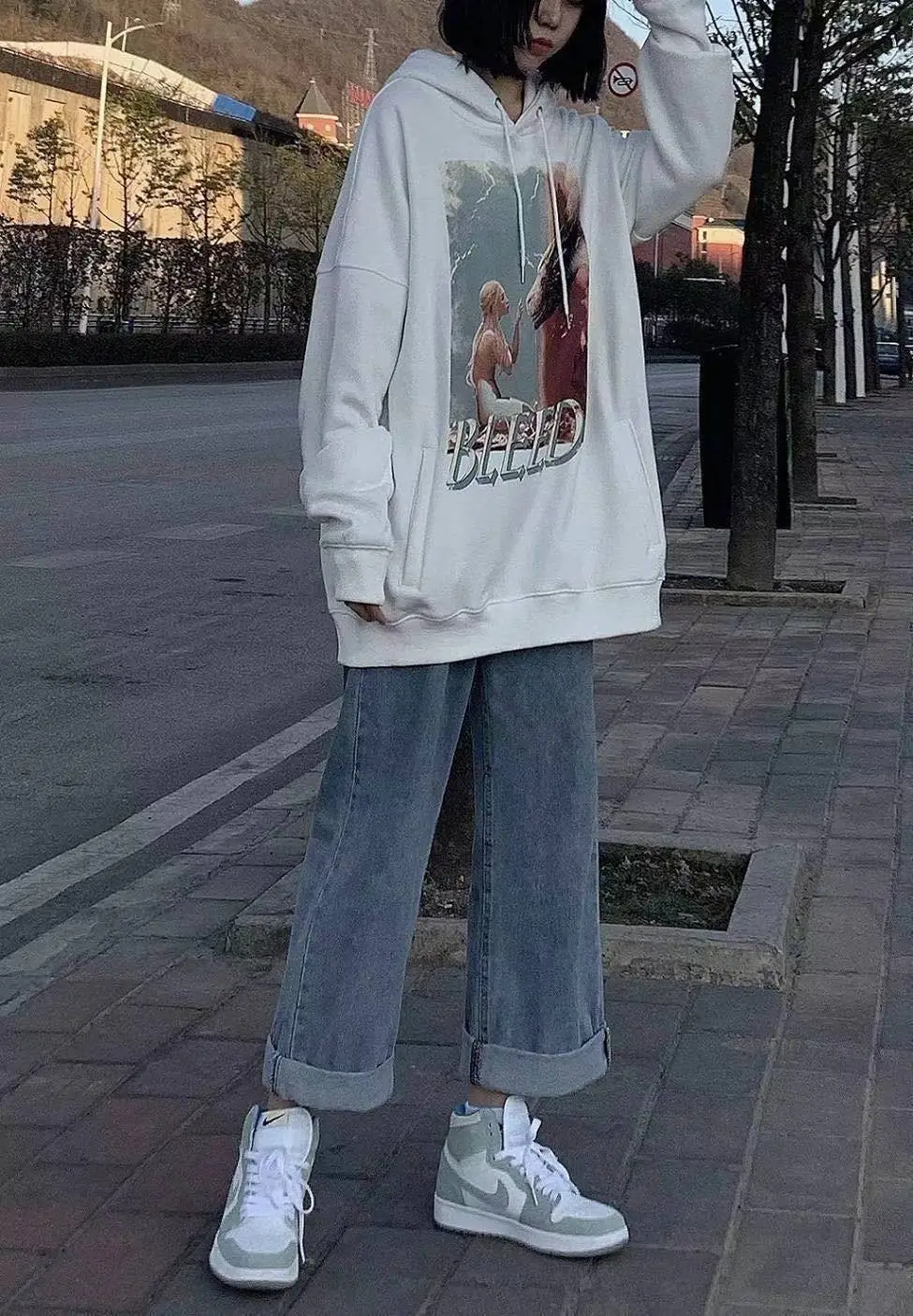Men's Green Hoodie Black Jeans Korean Style Loose Fit — feature 8