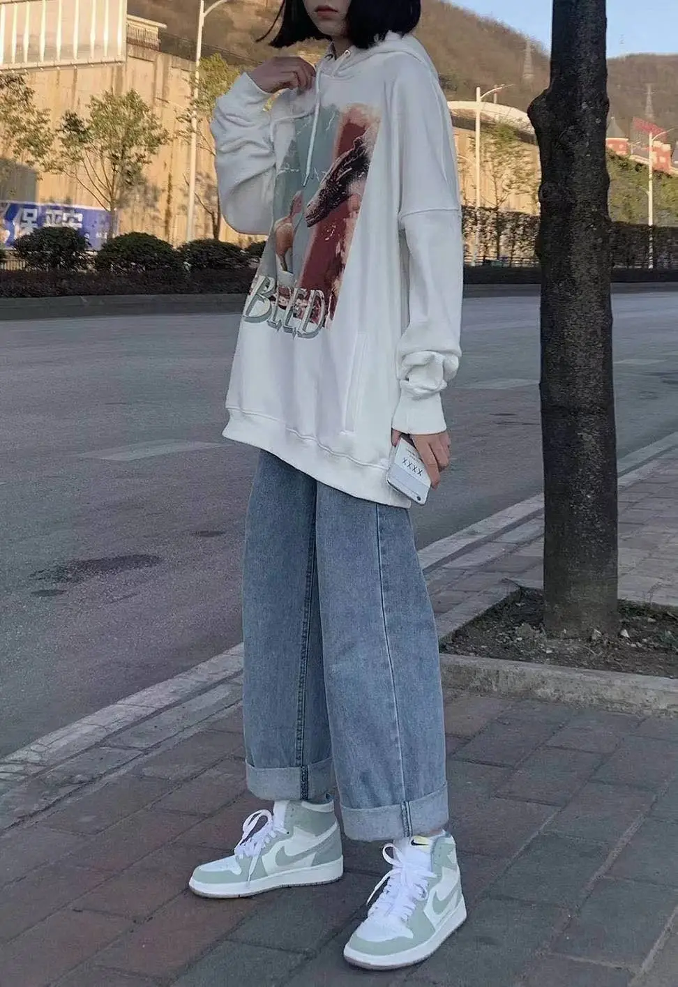 Men's Green Hoodie Black Jeans Korean Style Loose Fit — feature 9