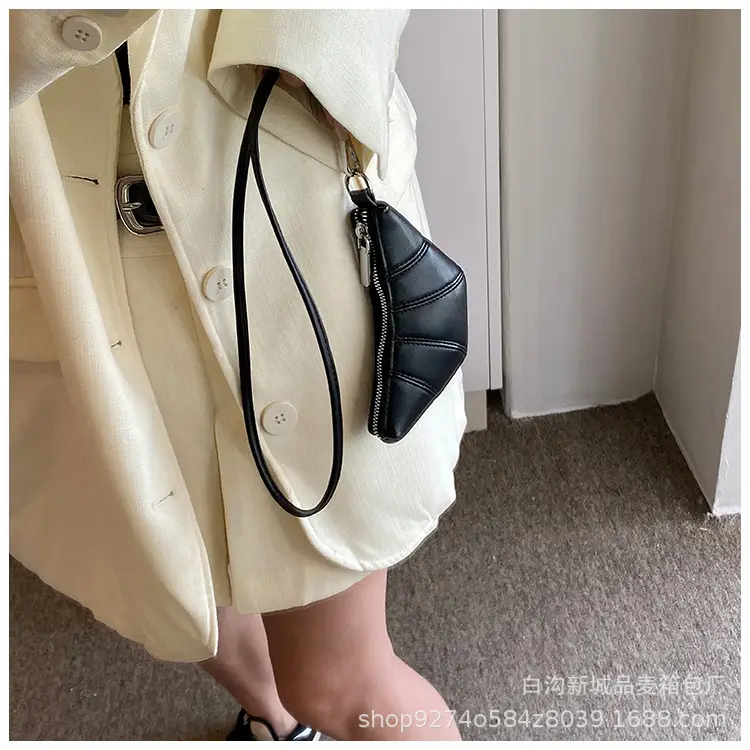 Silver French Niche Shoulder Bag for Women 2026 — feature 22