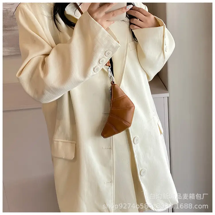 Silver French Niche Shoulder Bag for Women 2026 — feature 23