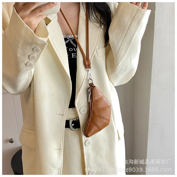 Silver French Niche Shoulder Bag for Women 2026 — feature 24