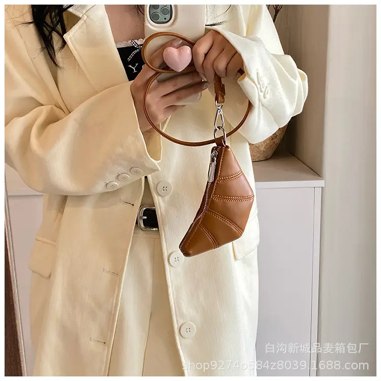 Silver French Niche Shoulder Bag for Women 2026 — feature 25